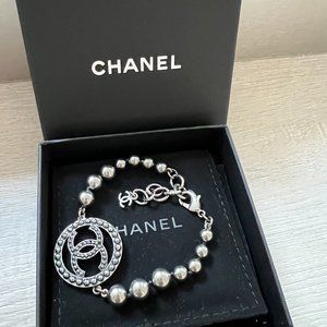 Brand new Chanel Bracelet with pearls